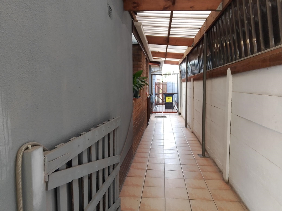 4 Bedroom Property for Sale in Richmond Estate Western Cape